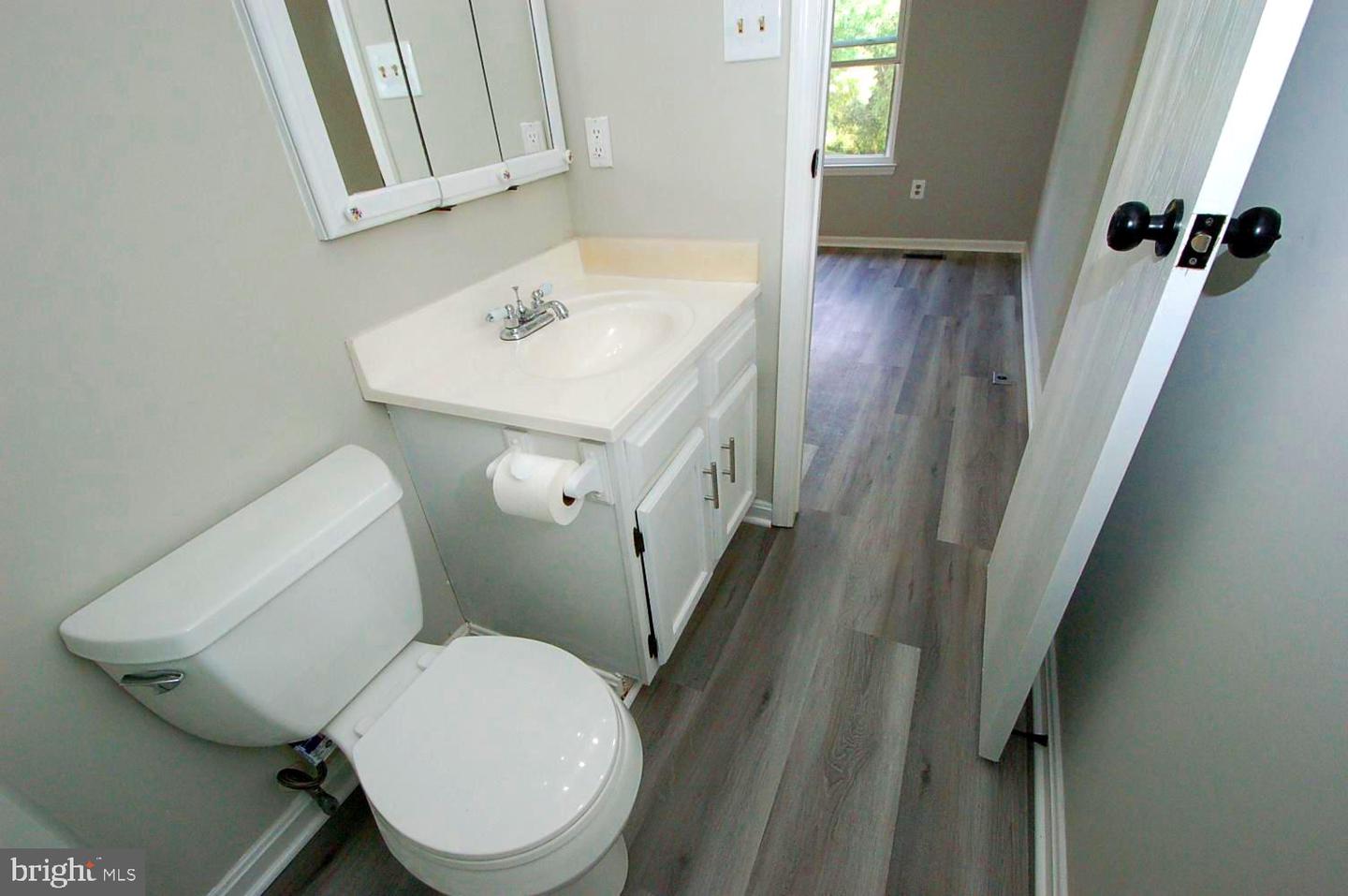 Photo 16 of 37 of 8013 Green Tree Ct townhome