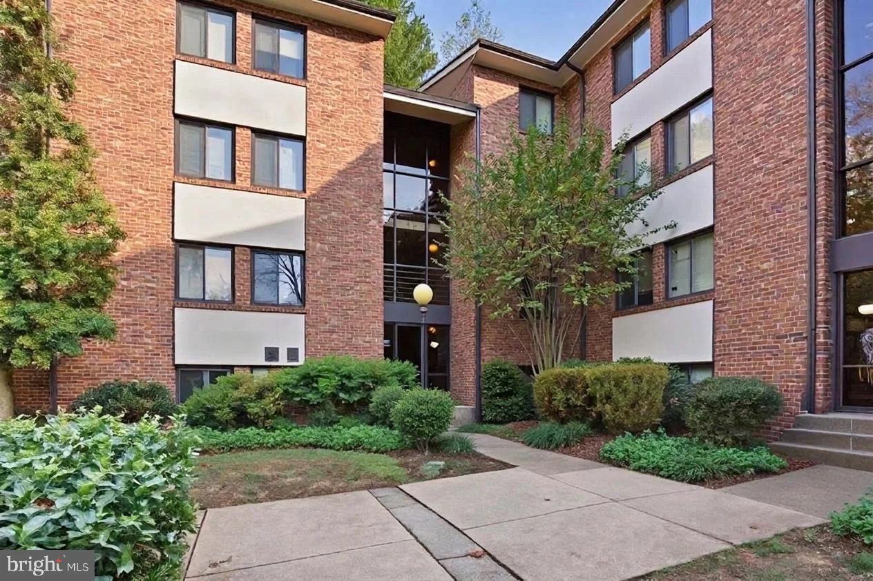 1552 Northgate Square Unit 12B