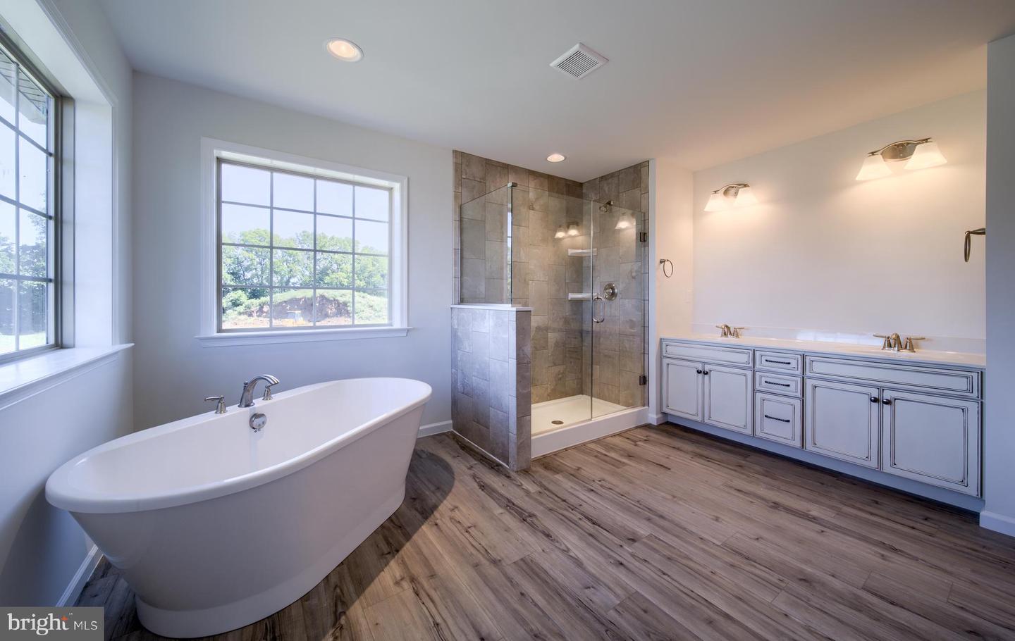 Photo 22 of 26 of 5200 Mountain View Rd #Devonshire house