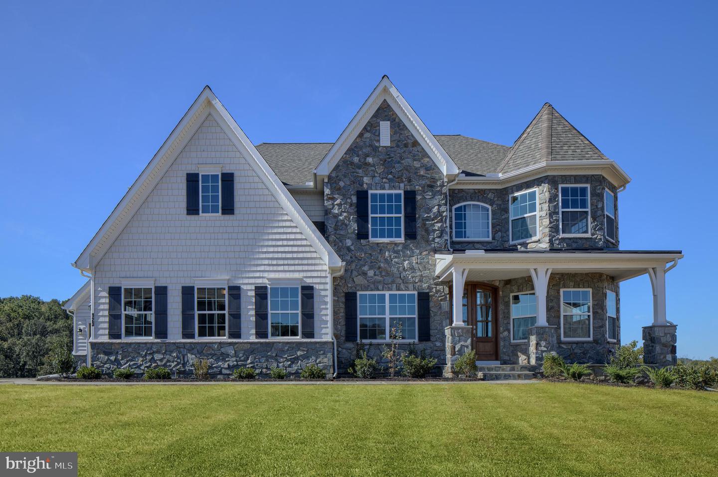 Photo 7 of 26 of 5200 Mountain View Rd #Devonshire house
