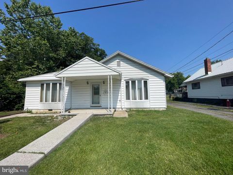 Single Family Residence in Cumberland MD 1413 Olive AVENUE.jpg