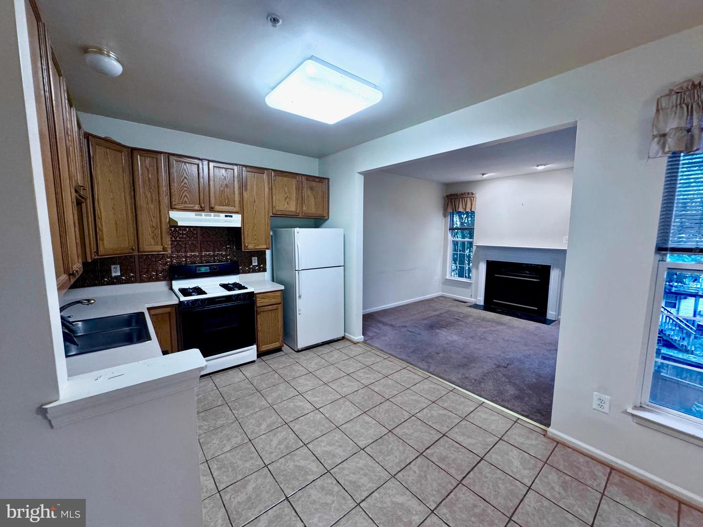 Photo 9 of 55 of 1701 Apple Blossom Ct townhome