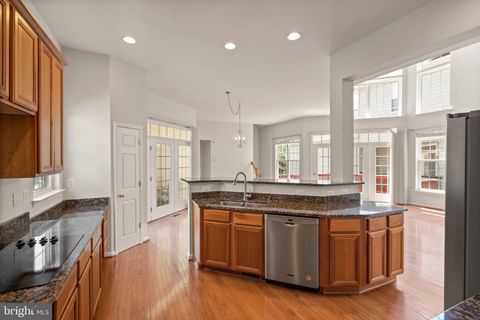 Single Family Residence in Round Hill VA 17451 Lethridge CIRCLE 7.jpg