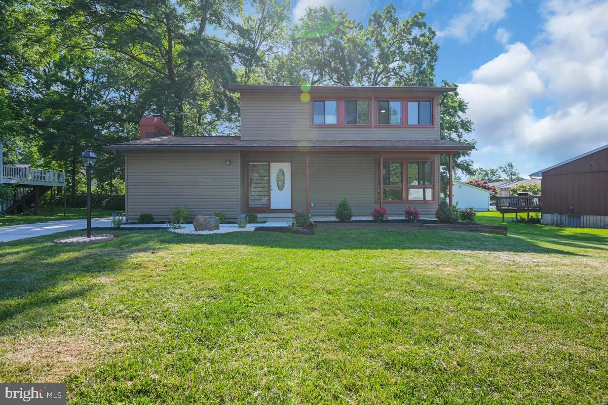 Photo 3 of 42 of 4103 Tiverton Rd house