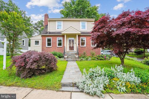 Single Family Residence in Arlington VA 4030 16th STREET.jpg