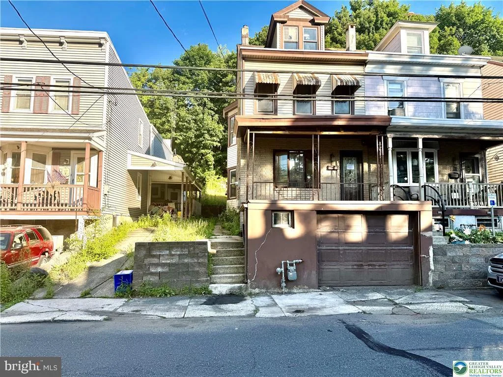 457 Nichols Street