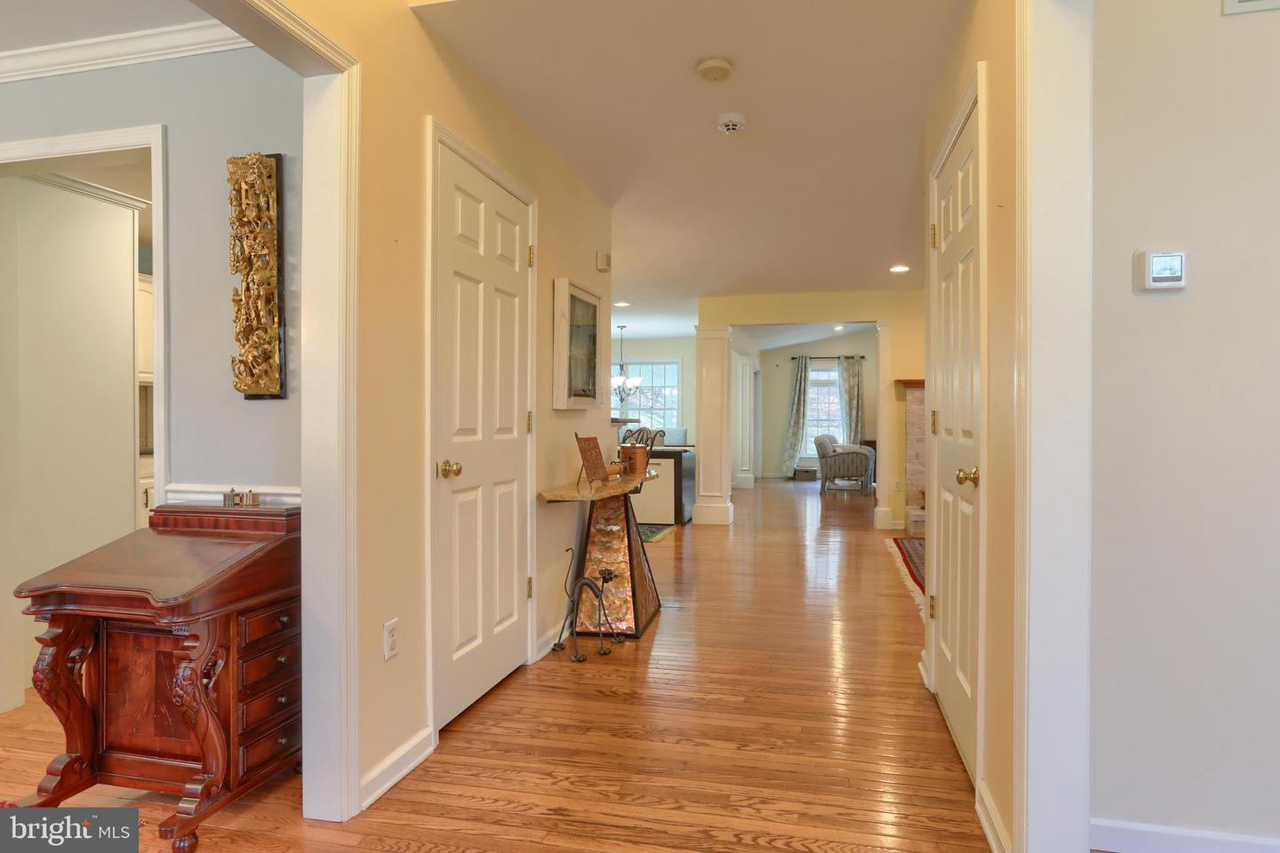 Photo 6 of 48 of 1680 Sherwood Dr house