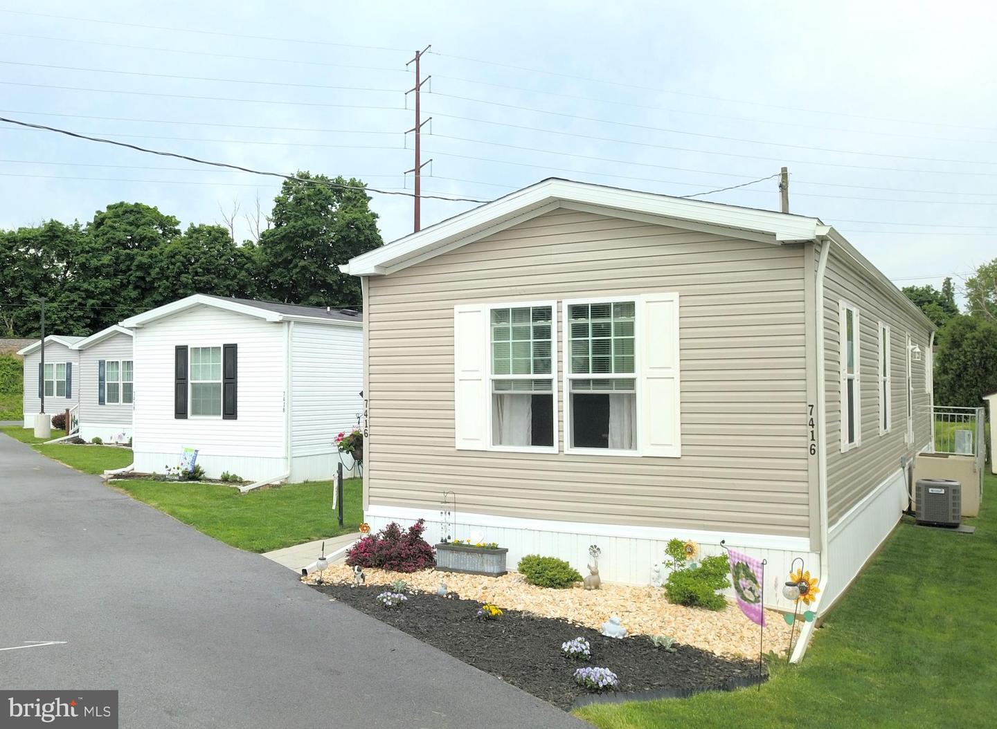 View Trexlertown, PA 18087 mobile home