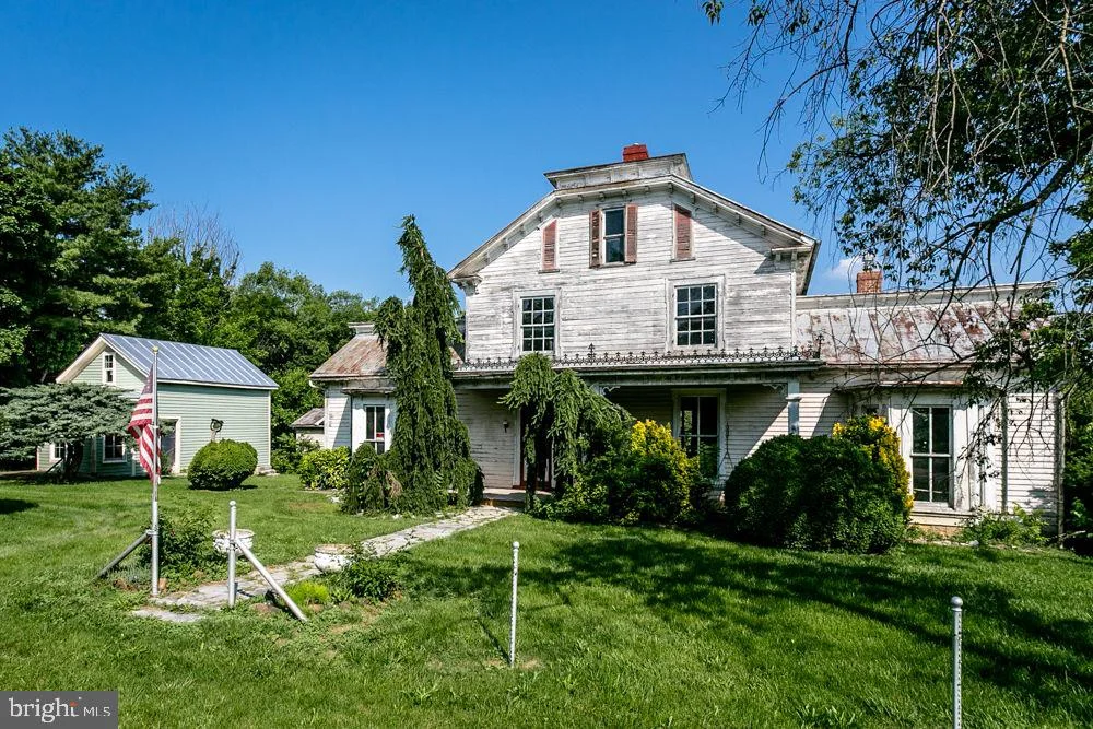 8748 North Valley Pike