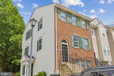 Townhouse in Suitland MD 4126 Candy Apple LANE.jpg