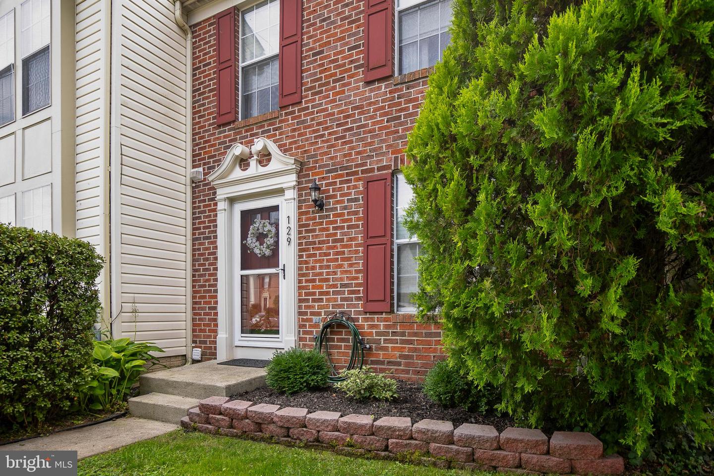 Photo 4 of 31 of 129 Paden Ct townhome