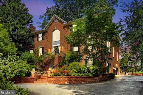 Single Family Residence in McLean VA 1850 Valleywood ROAD.jpg