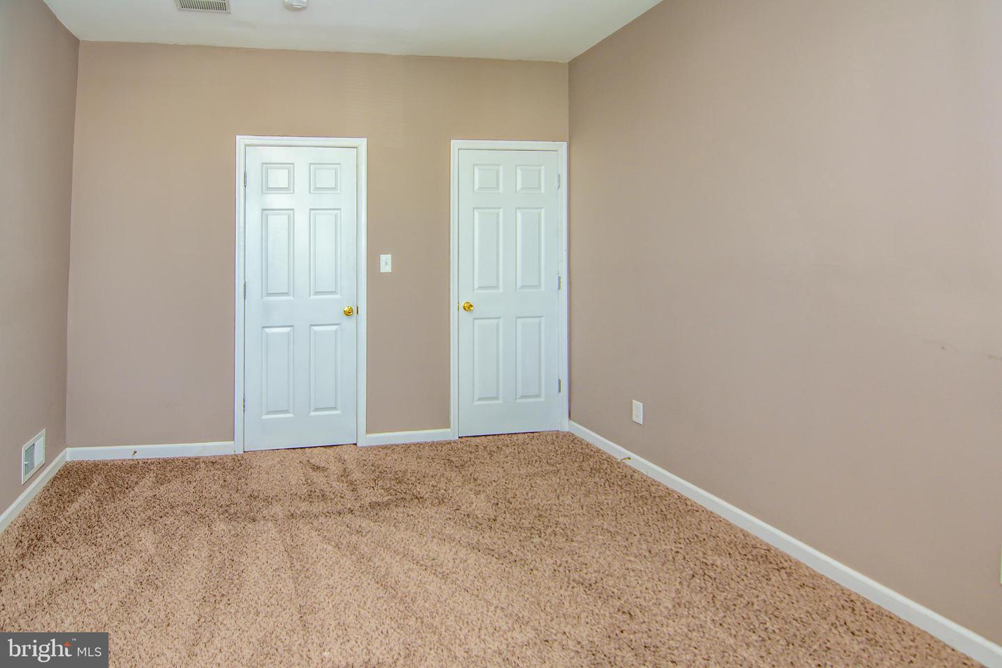 Photo 15 of 20 of 1306 S Carey St townhome
