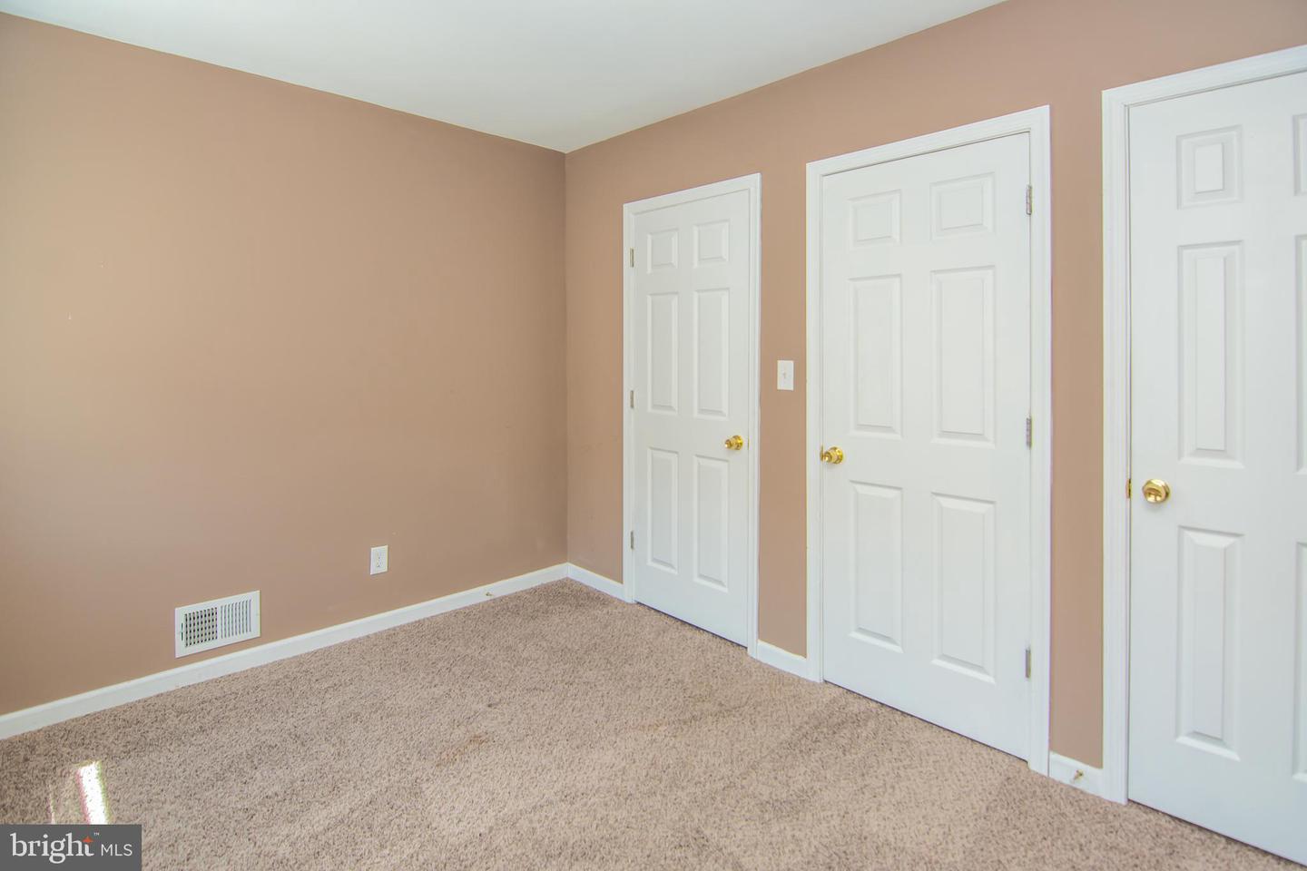 Photo 10 of 20 of 1306 S Carey St townhome