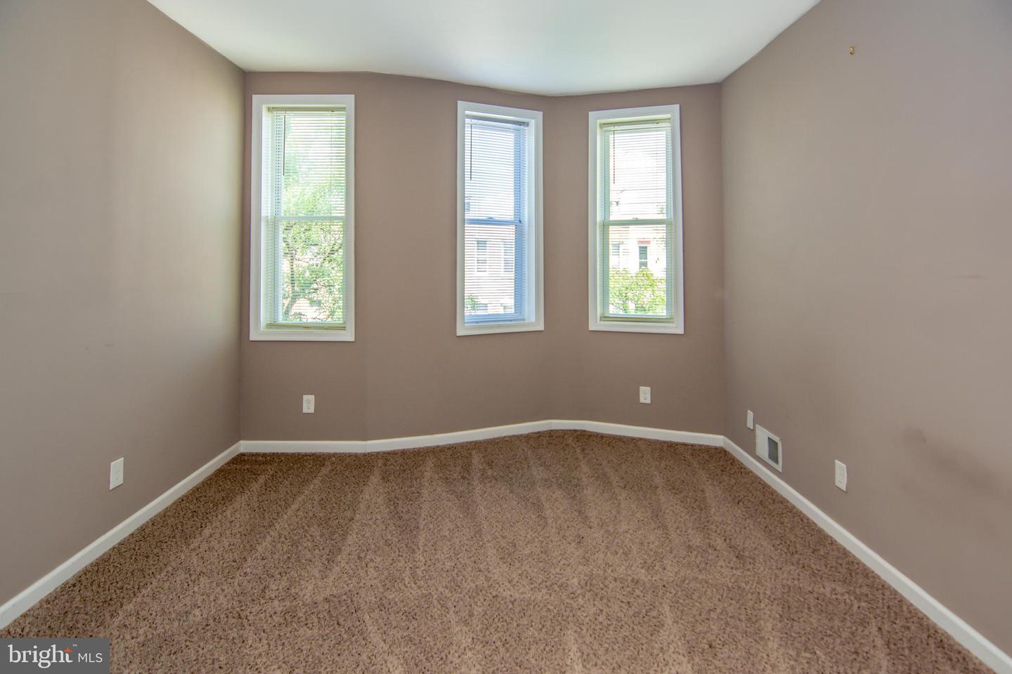 Photo 14 of 20 of 1306 S Carey St townhome