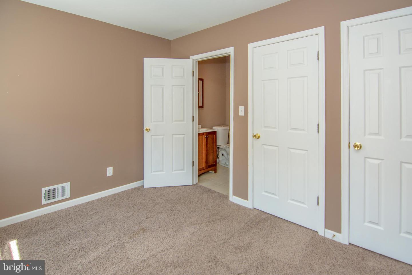 Photo 11 of 20 of 1306 S Carey St townhome