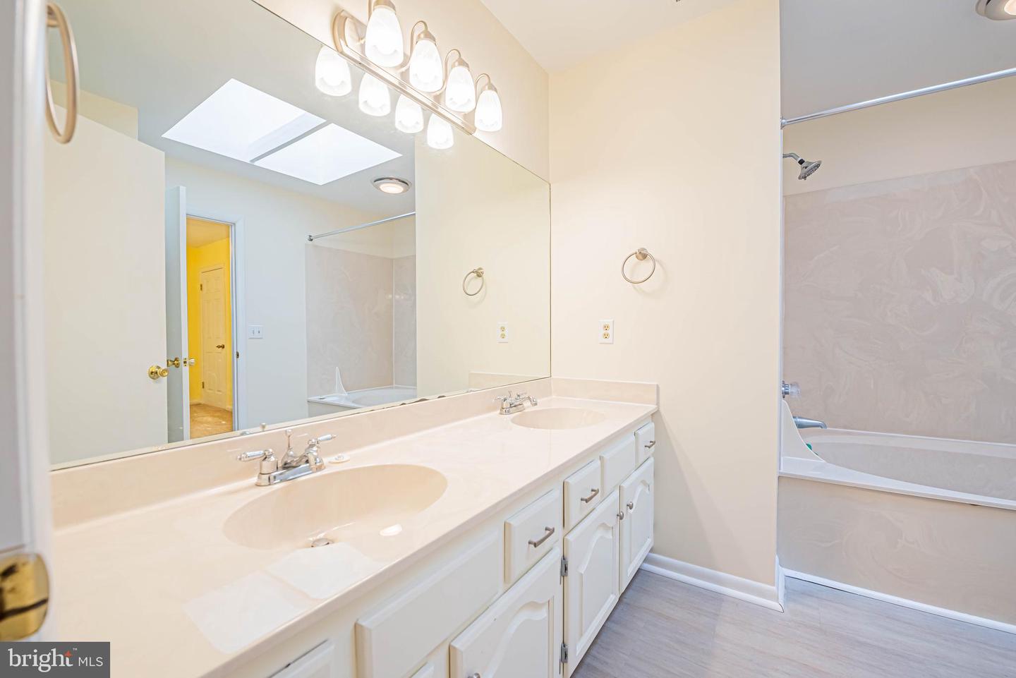 Photo 17 of 26 of 38287 Cardinal Ln #136 townhome