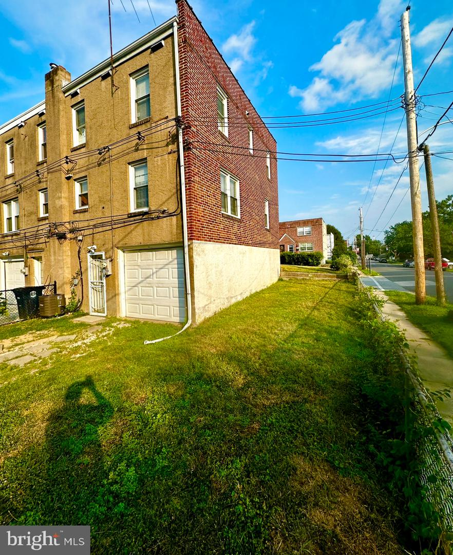 Photo 3 of 19 of 1200 Lawrence Ave townhome