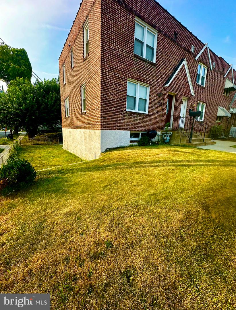 Photo 1 of 19 of 1200 Lawrence Ave townhome