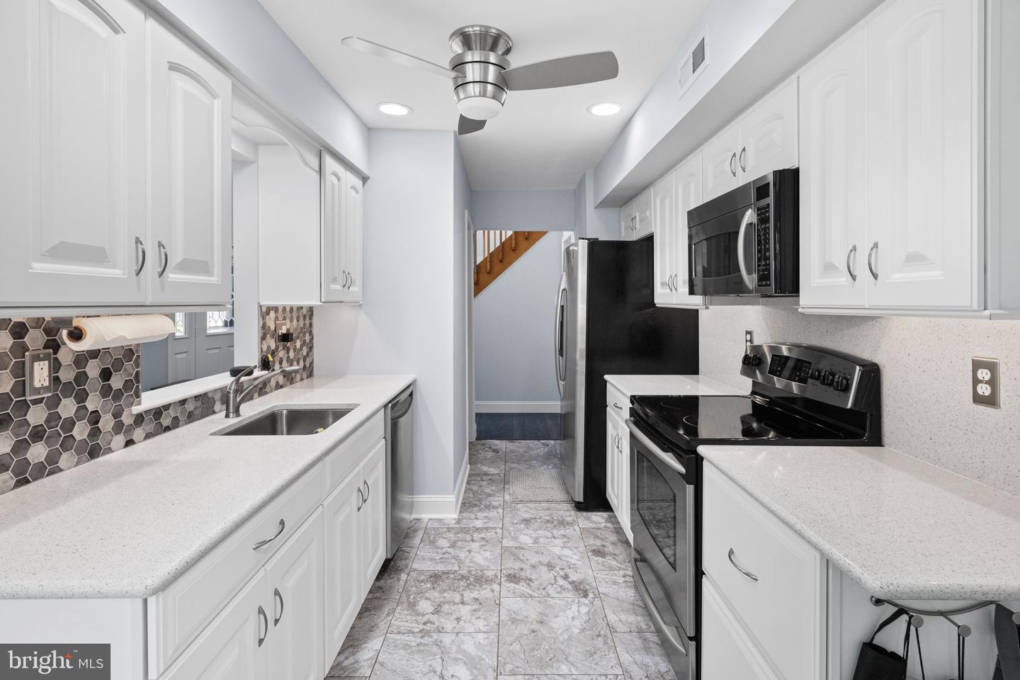 Photo 1 of 31 of 6-H Brookline Ct townhome
