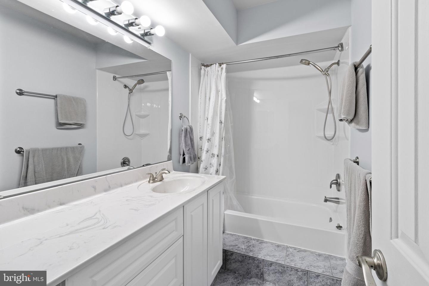 Photo 15 of 31 of 6-H Brookline Ct townhome