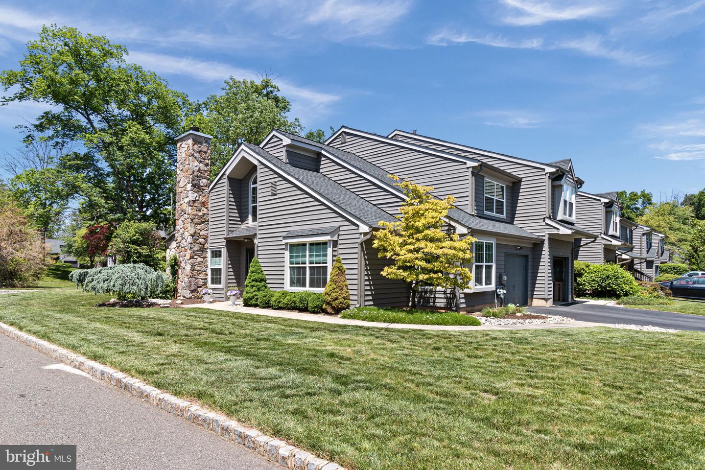 Photo 25 of 31 of 6-H Brookline Ct townhome