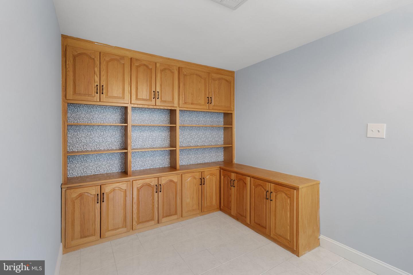 Photo 17 of 31 of 6-H Brookline Ct townhome