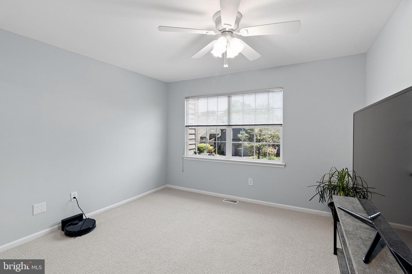 Photo 21 of 31 of 6-H Brookline Ct townhome
