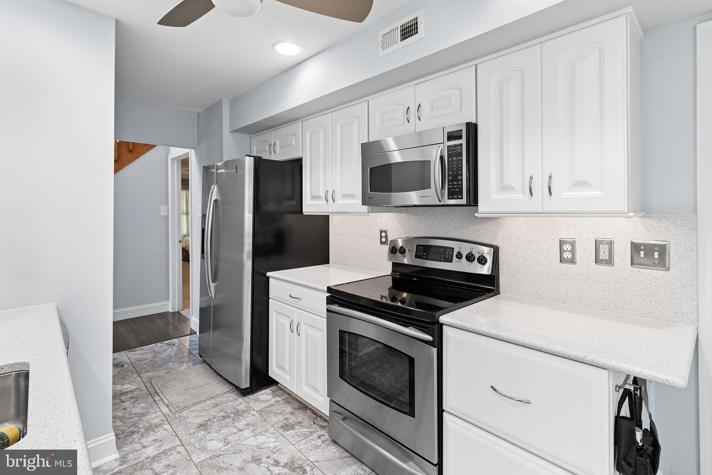 Photo 2 of 31 of 6-H Brookline Ct townhome