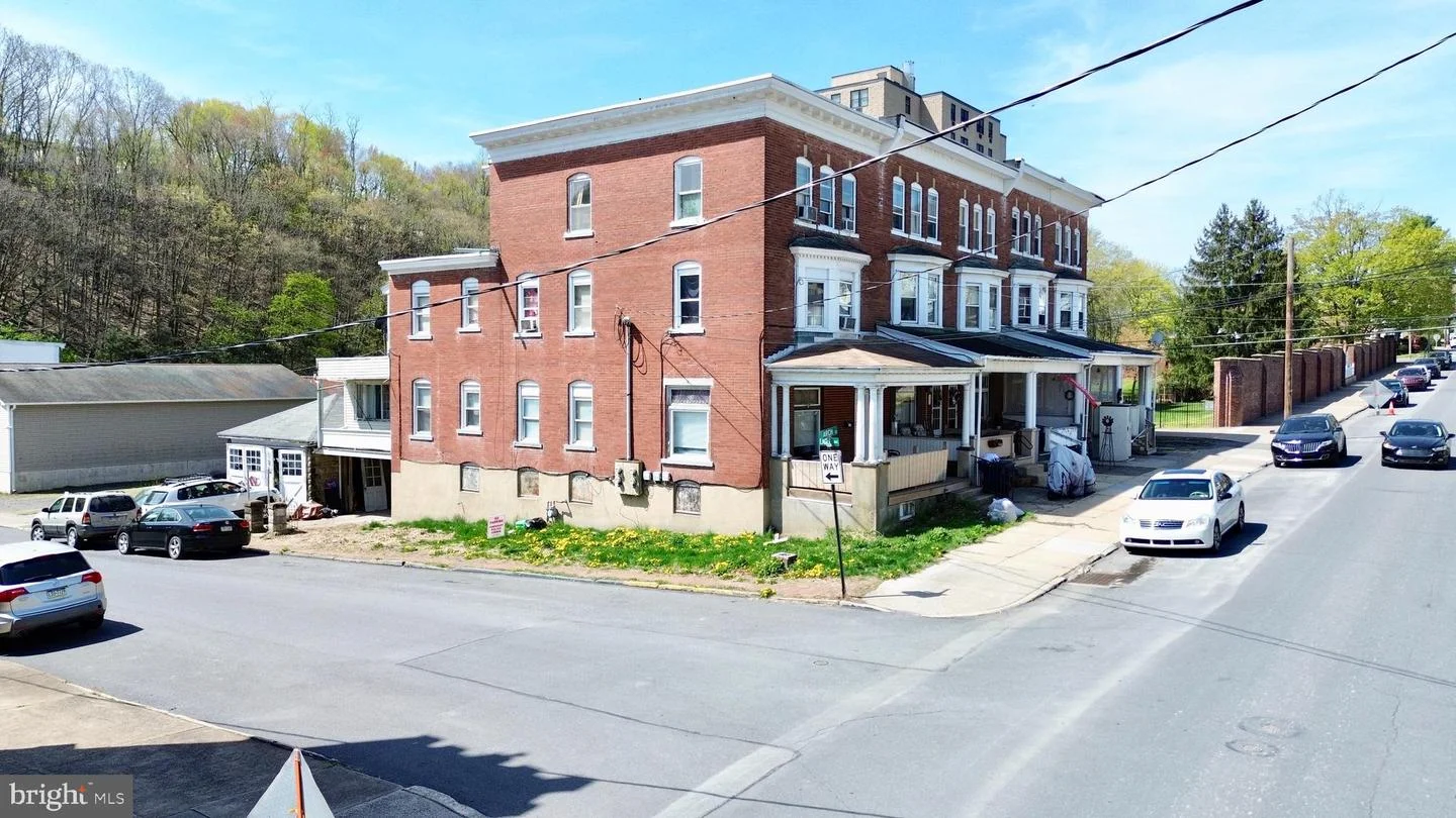 1246 W Arch Street