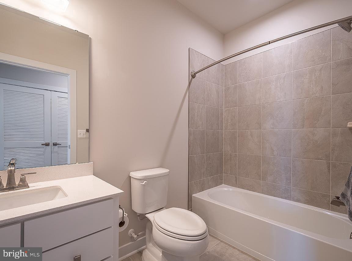 Photo 12 of 20 of 46294 Mount Milstead Ter #404 condo