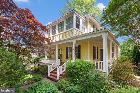 Single Family Residence in Chevy Chase MD 4805 Cumberland AVENUE.jpg