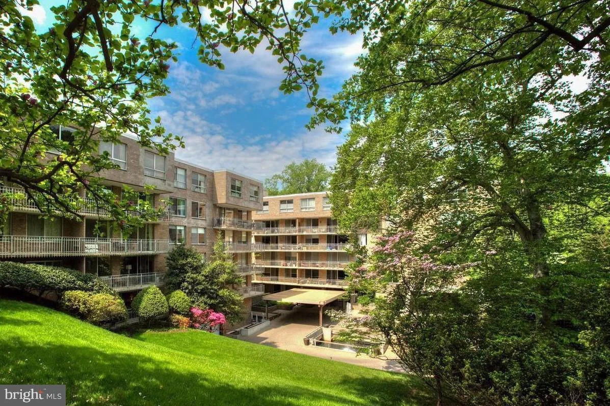 4100 Cathedral Avenue NW Unit 820