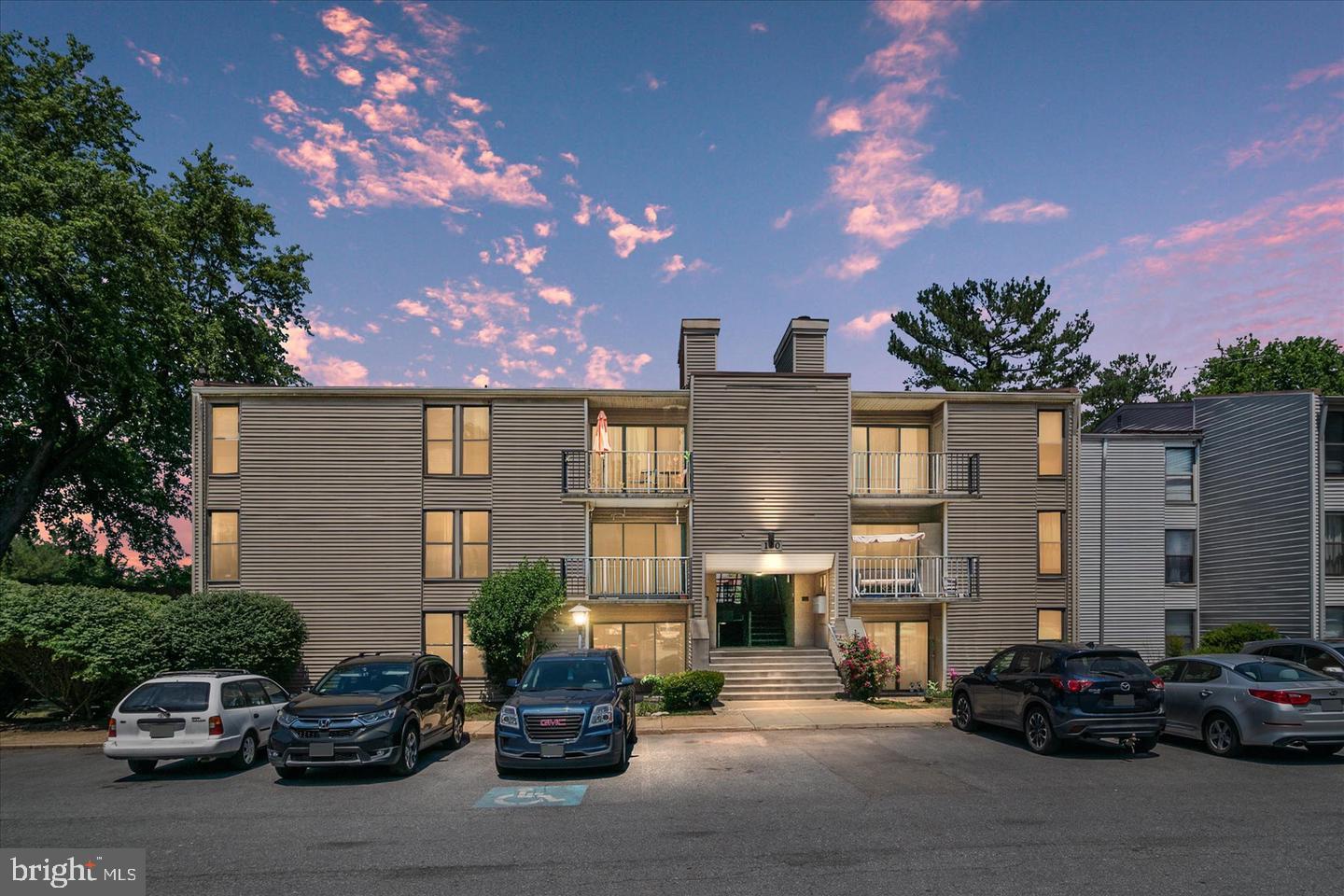 View GAITHERSBURG, MD 20877 condo
