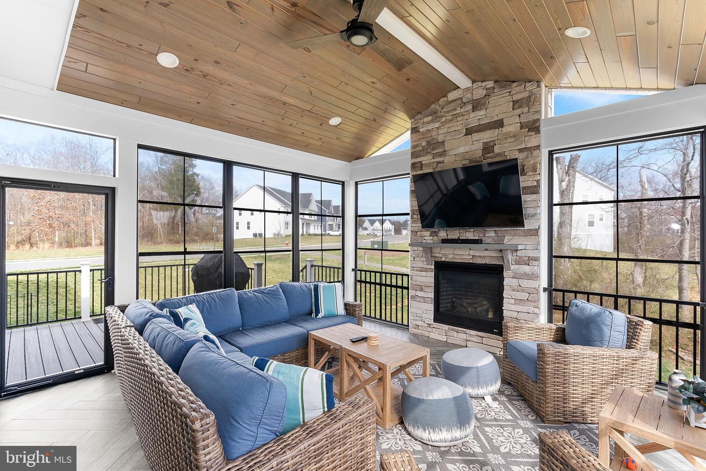 24580 Wateroak Pl