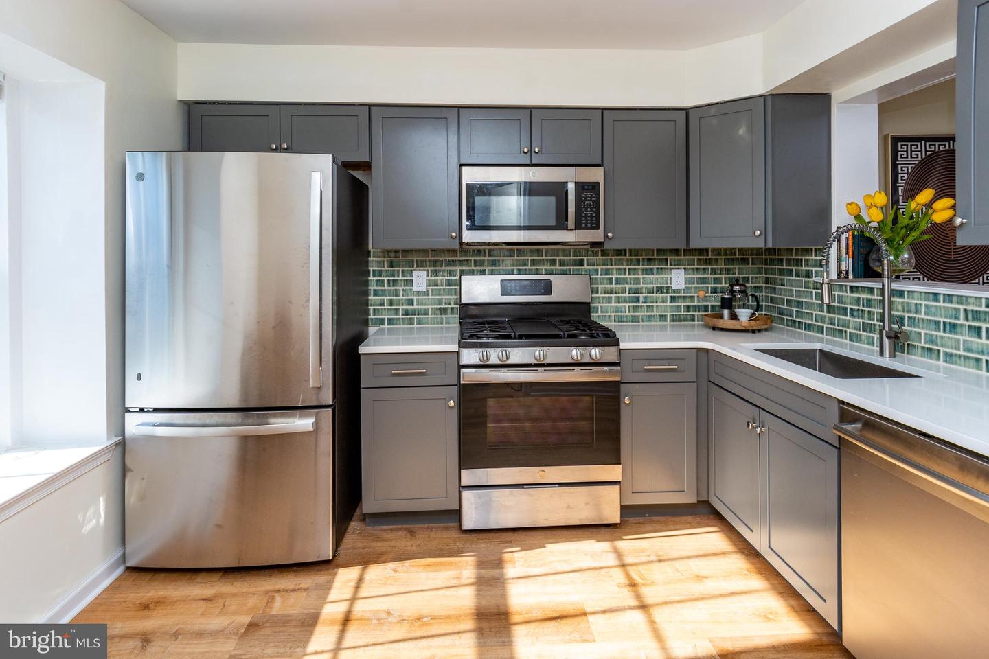 Photo 13 of 26 of 65 E Shrewsbury Pl townhome
