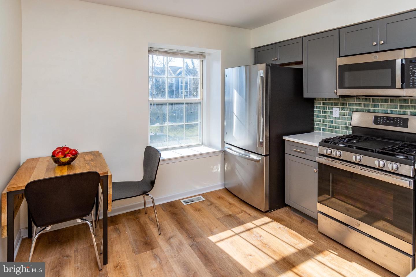 Photo 15 of 26 of 65 E Shrewsbury Pl townhome