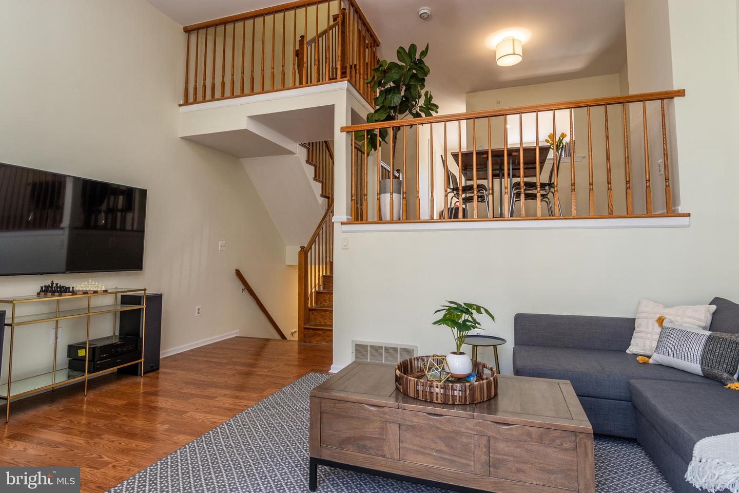 Photo 7 of 26 of 65 E Shrewsbury Pl townhome