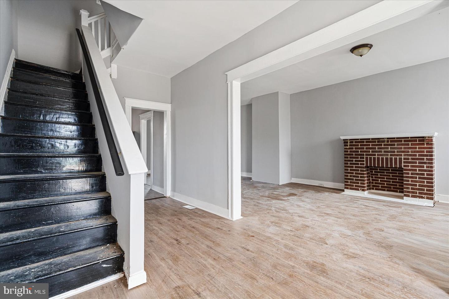 Photo 5 of 27 of 3720 Edmondson Ave townhome