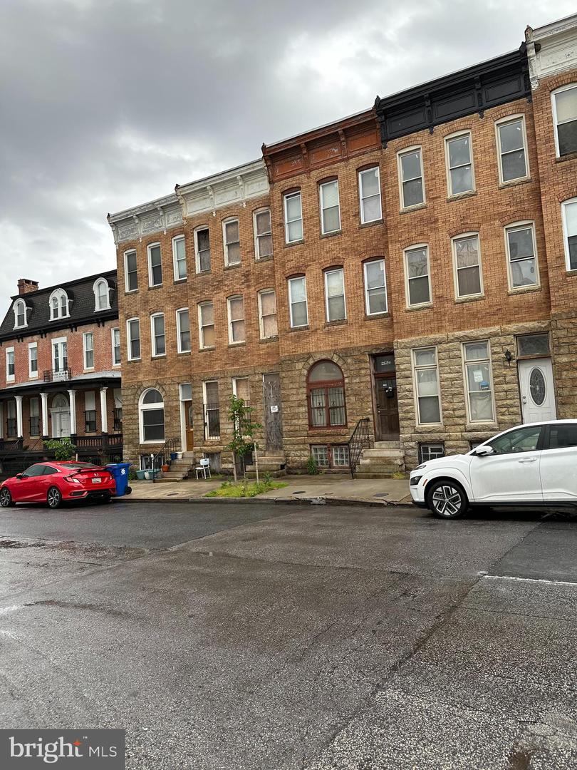 Photo 10 of 13 of 2519 Druid Hill Ave house