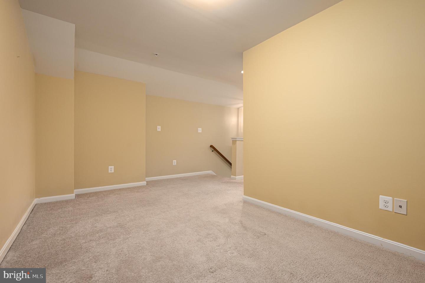 Photo 22 of 28 of 8013 Jean Ct #J-1 townhome