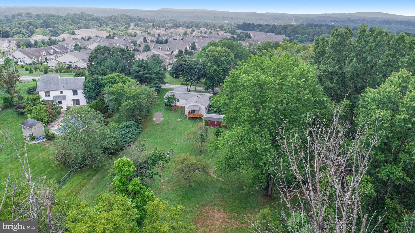 Photo 5 of 46 of 44 Brownback Rd house