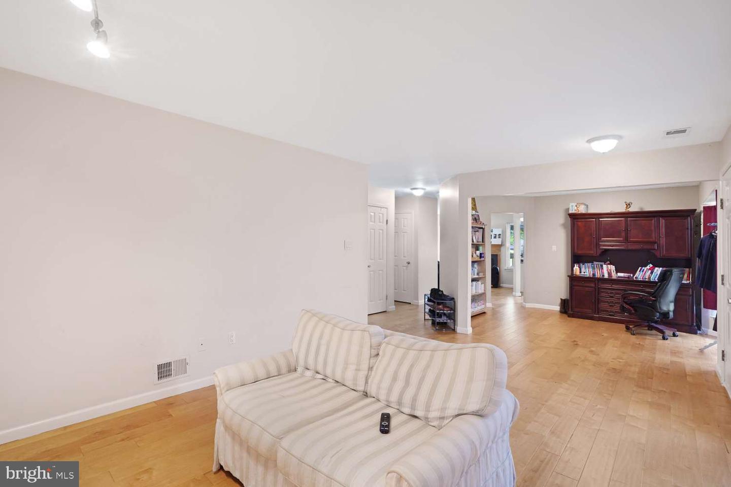 Photo 19 of 58 of 1147 Shamrock Way townhome