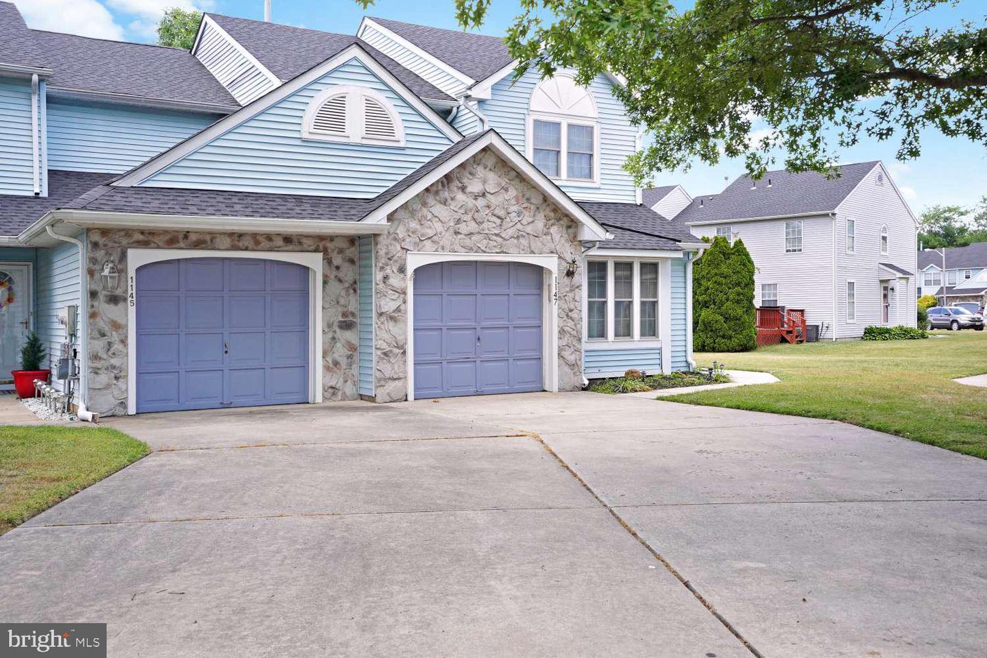 Photo 2 of 58 of 1147 Shamrock Way townhome