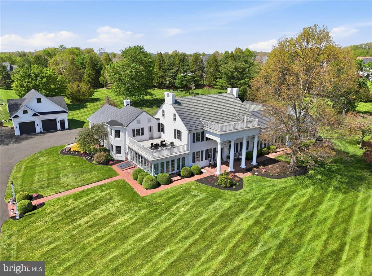 175 Waverly Lane