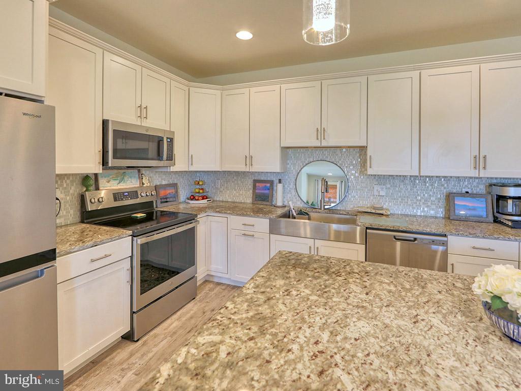 Photo 5 of 50 of 216 Hay St townhome
