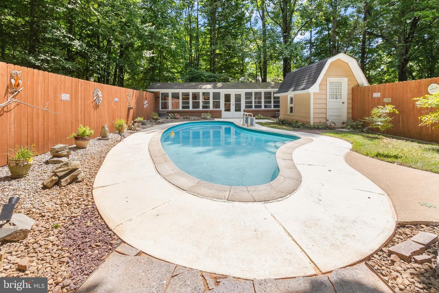 Photo 102 of 113 of 1604 Ironside Rd house
