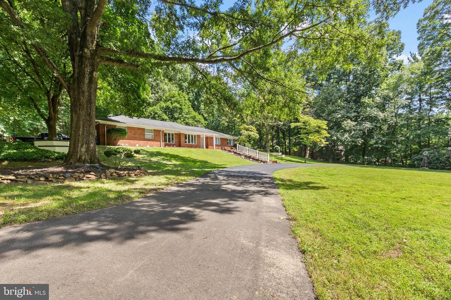 Photo 5 of 113 of 1604 Ironside Rd house
