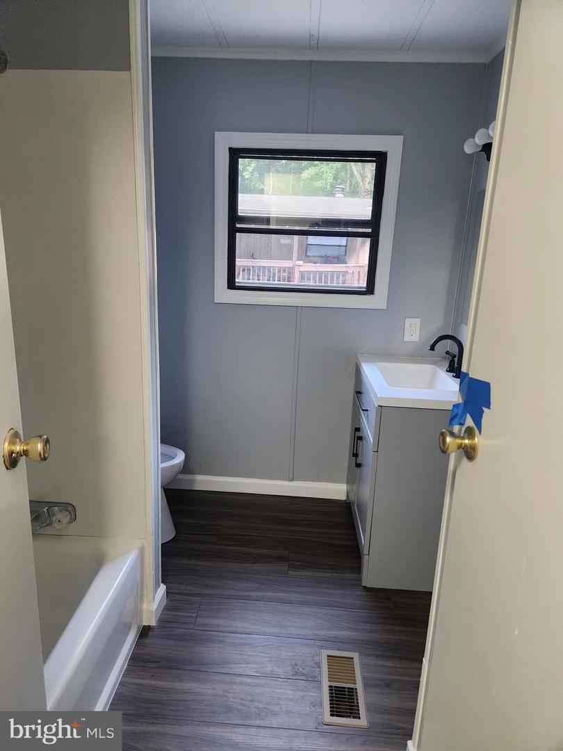 Photo 6 of 17 of 3 Donald Pl mobile home