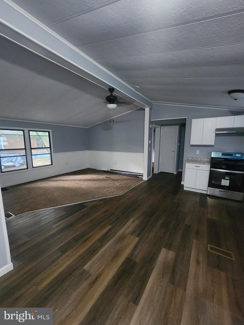 Photo 14 of 17 of 3 Donald Pl mobile home